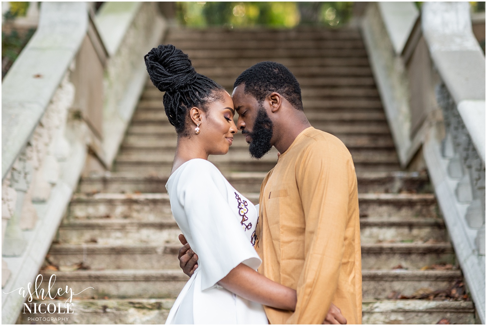 CATOR WOOLFORD GARDENS ENGAGEMENT SESSION